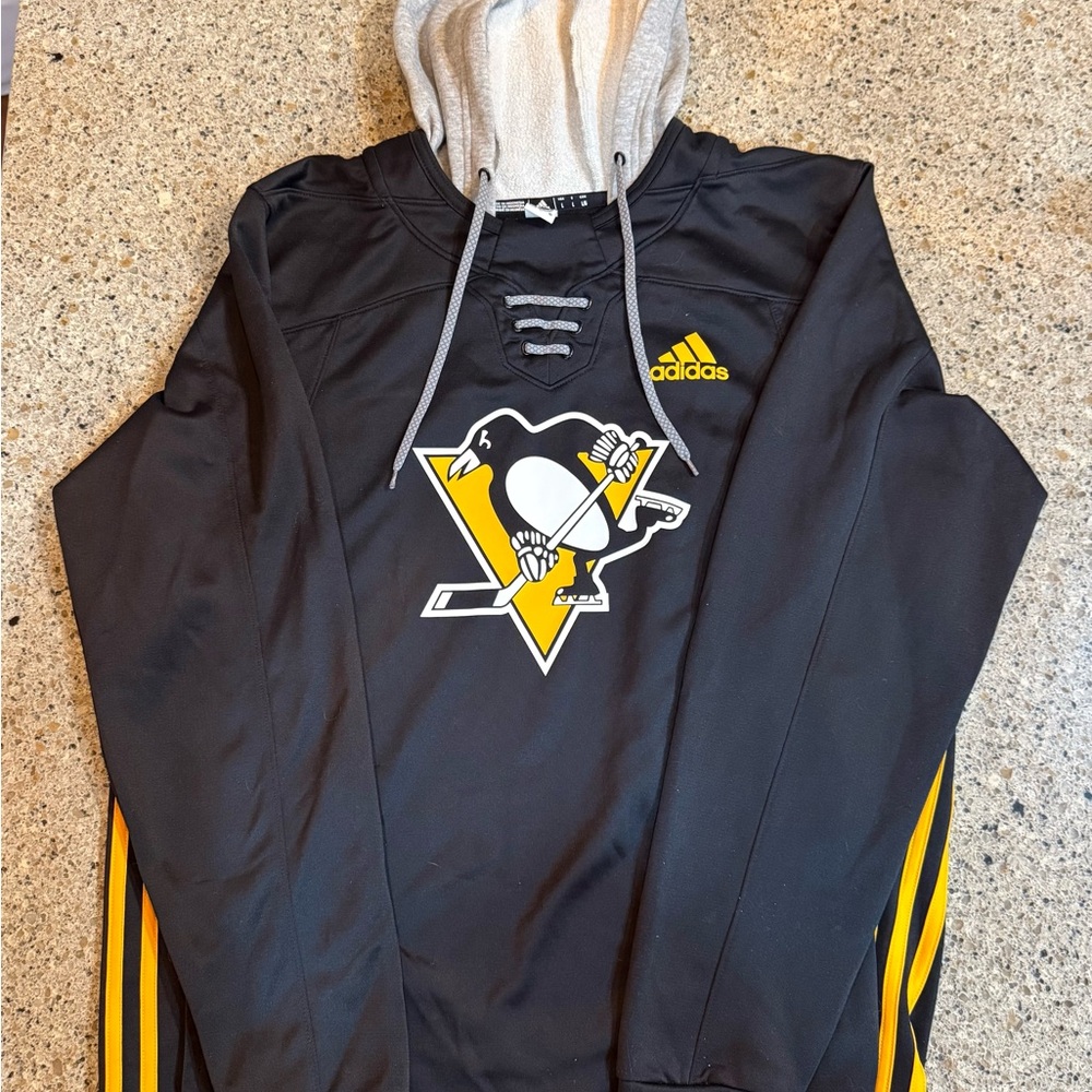 The Adidas Pittsburgh Penguins Hoodie Size Large Lace Up NHL Black and Gold